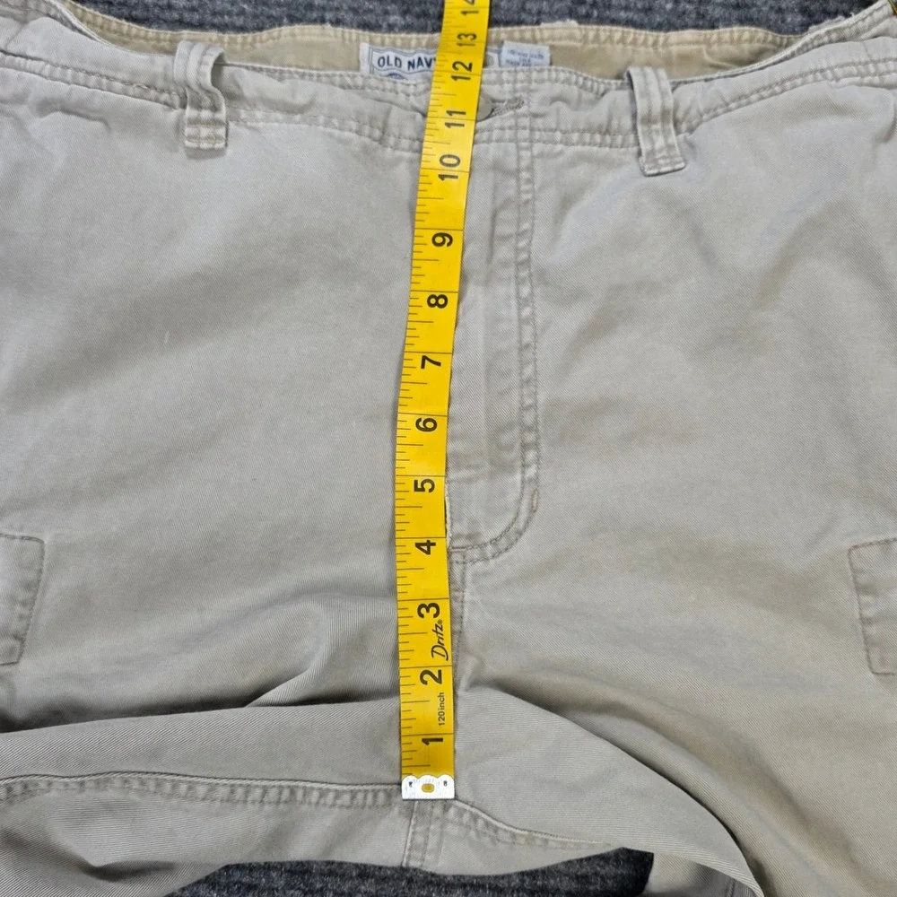Old Navy Khaki Cargo Shorts Men's Size 33 Tan Cotton‎ Twill Relaxed Fit Utility